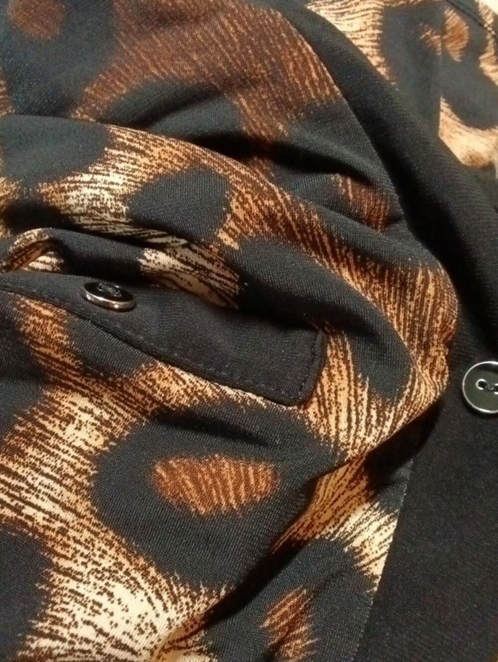 Leopard Print Button-Down Tunic in Black and Brown - Picture 5 of 5
